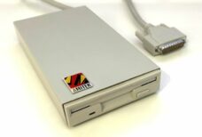 Externes Disketten-Laufwerk 1MB "Amitek" (Amiga Commodore Floppy Disk)